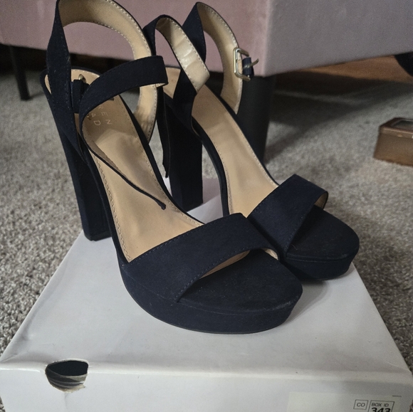 Kohl's Navy Platform Heels - Picture 1 of 5